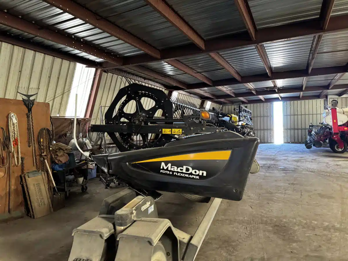 Gallery image 1 for Used 2013 MacDon FD75 Header - Flex Draper