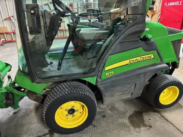Gallery image 2 for Used 2021 John Deere 1575 Mower - Front Deck