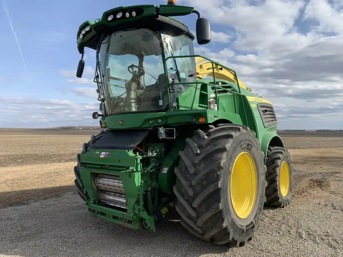 Gallery image 2 for Used 2021 John Deere 9900 Forage Harvester