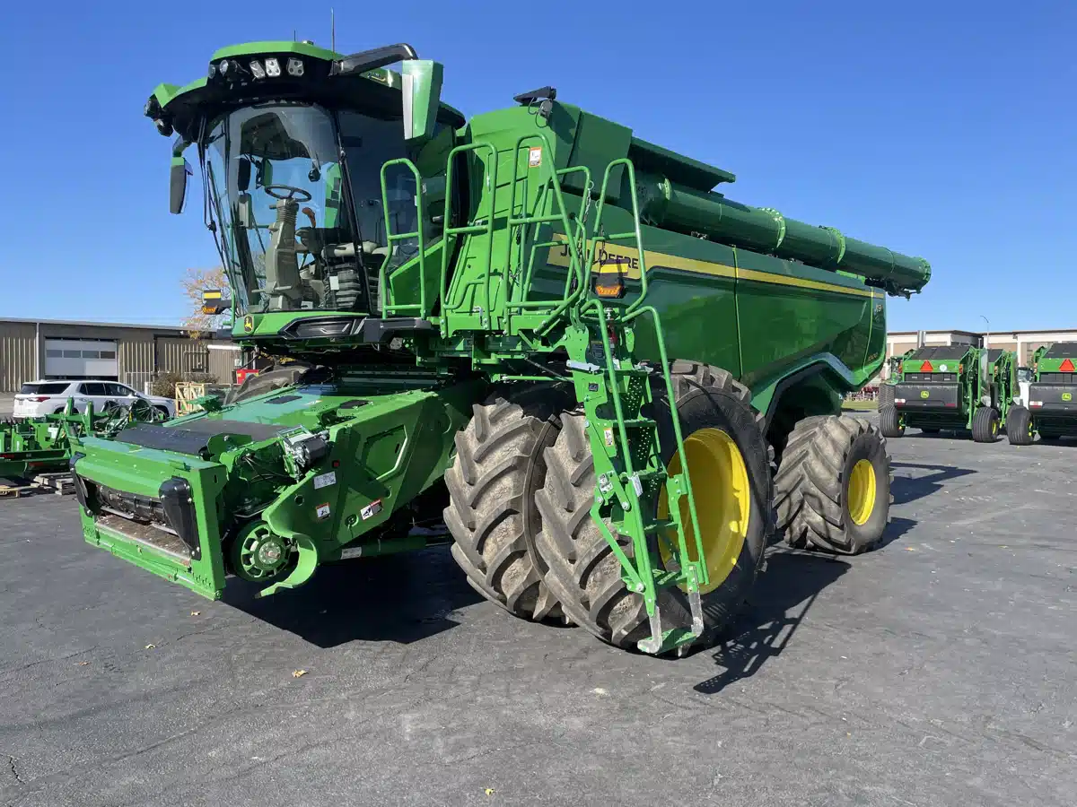 Gallery image 2 for Used 2024 John Deere X9 1000 Combine