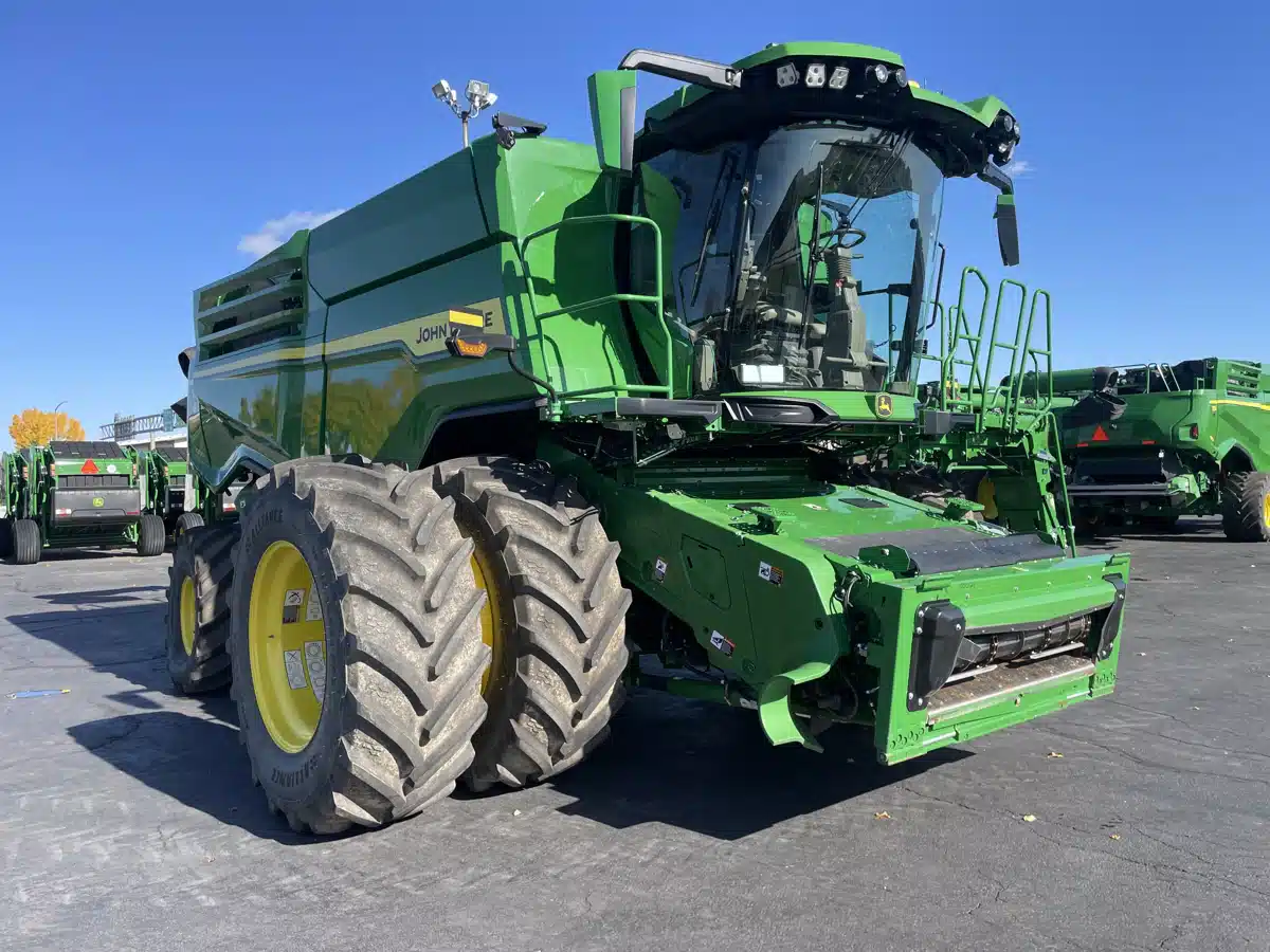 Gallery image 1 for Used 2024 John Deere X9 1000 Combine