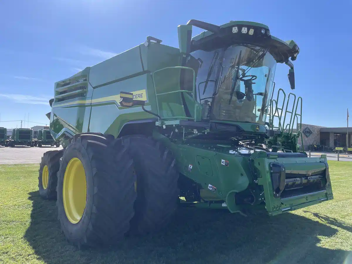 Gallery image 2 for Used 2024 John Deere X9 1000 Combine