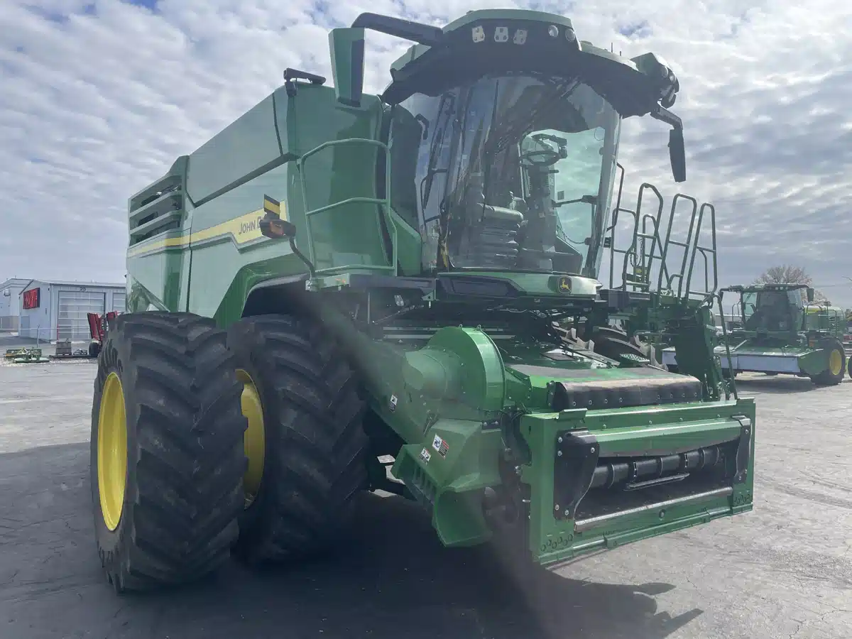 Gallery image 1 for Used 2024 John Deere X9 1000 Combine