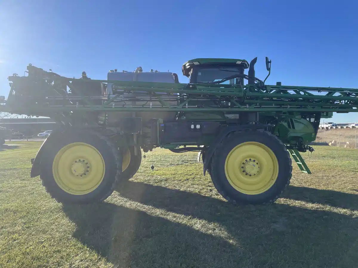 Gallery image 1 for Used 2024 John Deere 616R Sprayer - Self Propelled