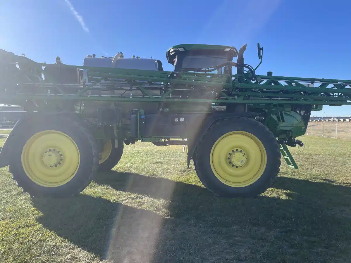 Gallery image 1 for Used 2024 John Deere 616R Sprayer - Self Propelled