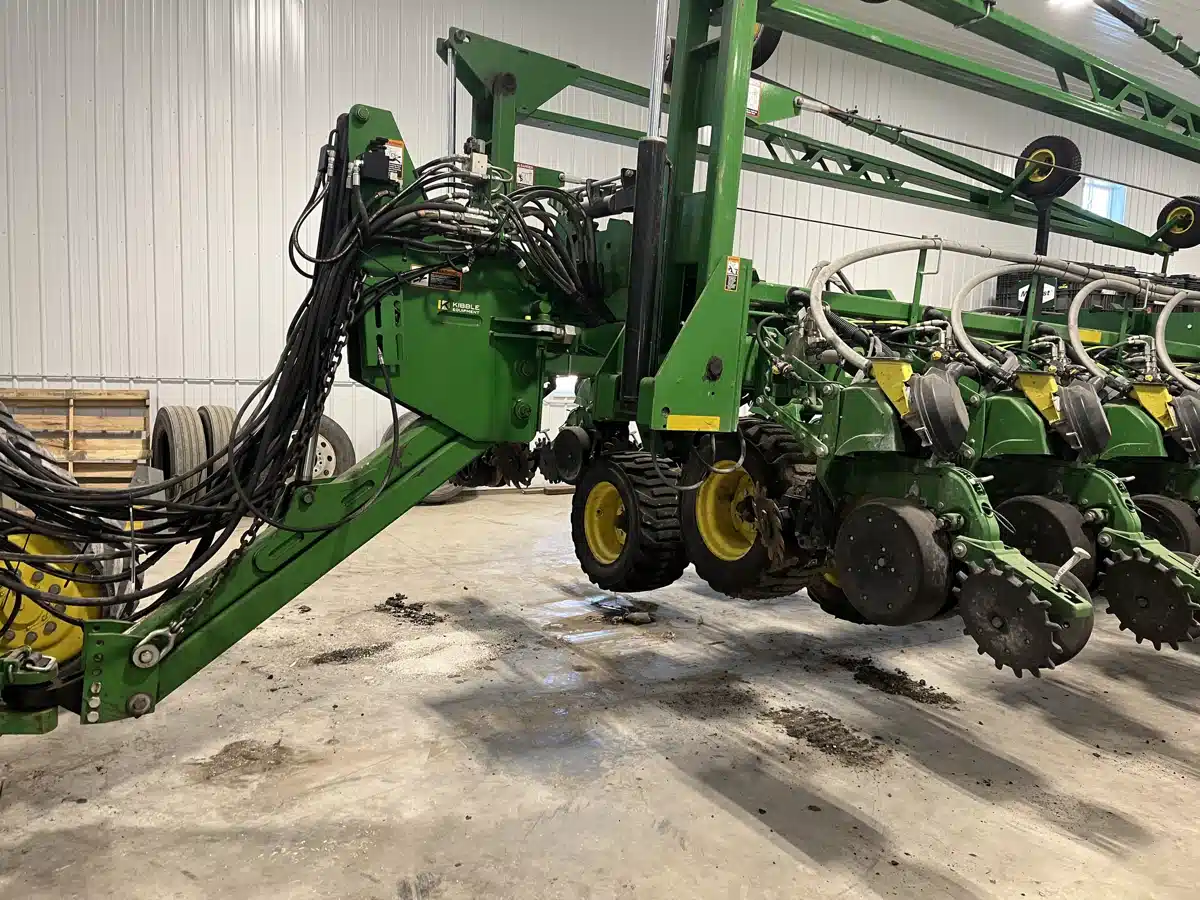 Gallery image 2 for Used 2018 John Deere DB90 Planter