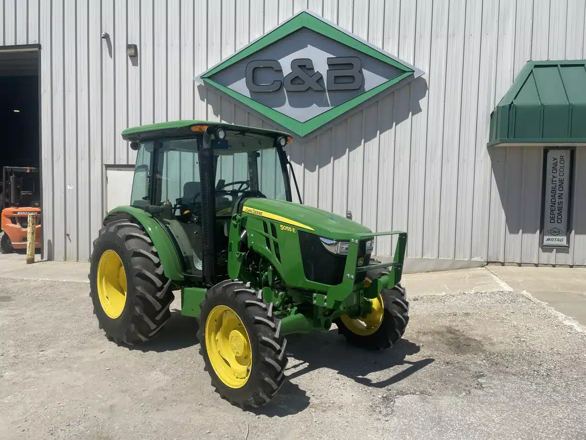 Gallery image 1 for Used 2020 John Deere 5055E Tractor