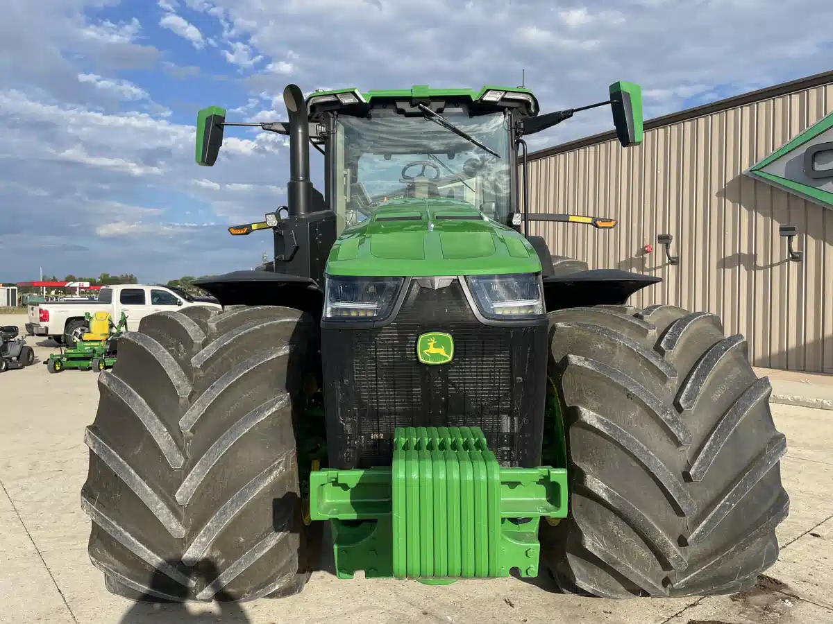 Gallery image 2 for Used 2023 John Deere 8R 340 Tractor