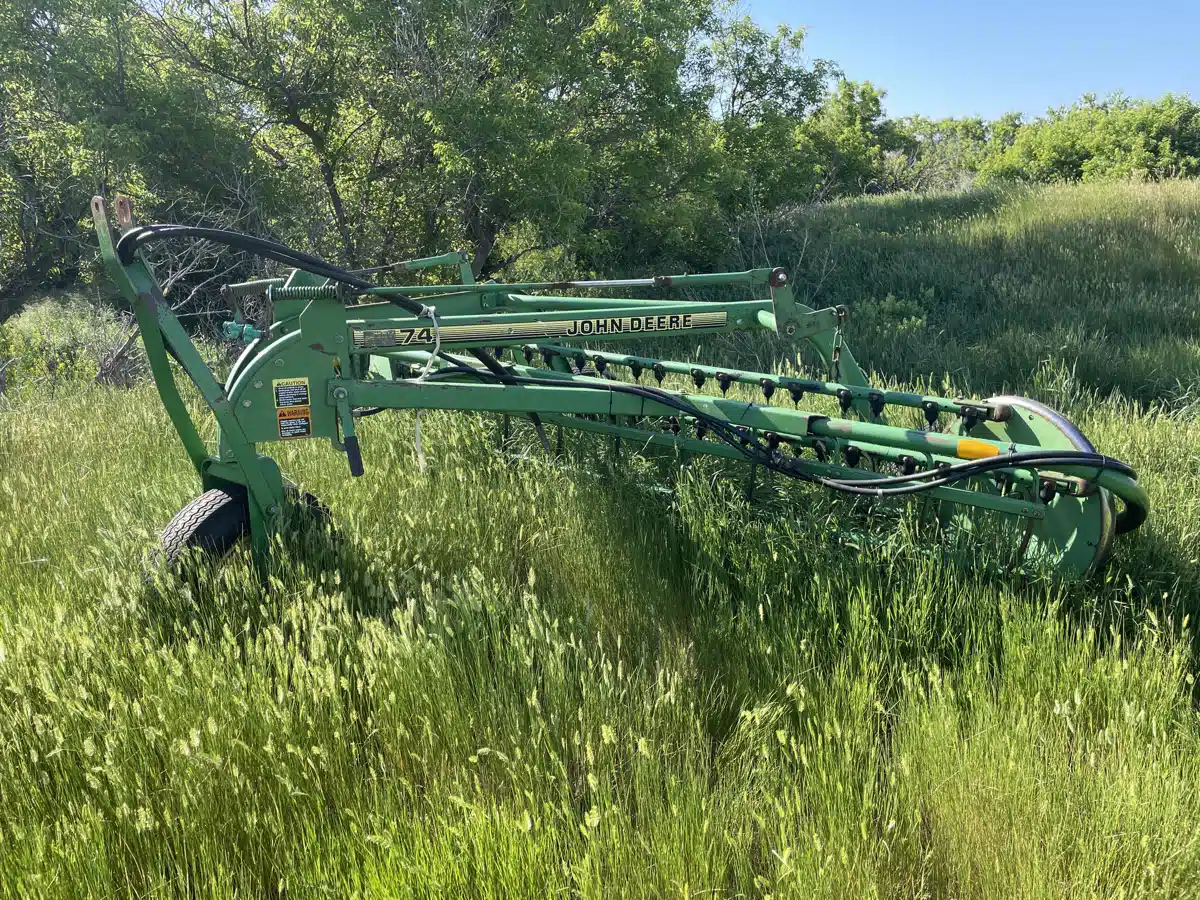 Gallery image 1 for Used 2002 John Deere 74 Rake