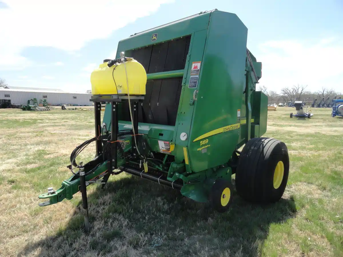 Gallery image 1 for Used 2013 John Deere 569 Round Baler