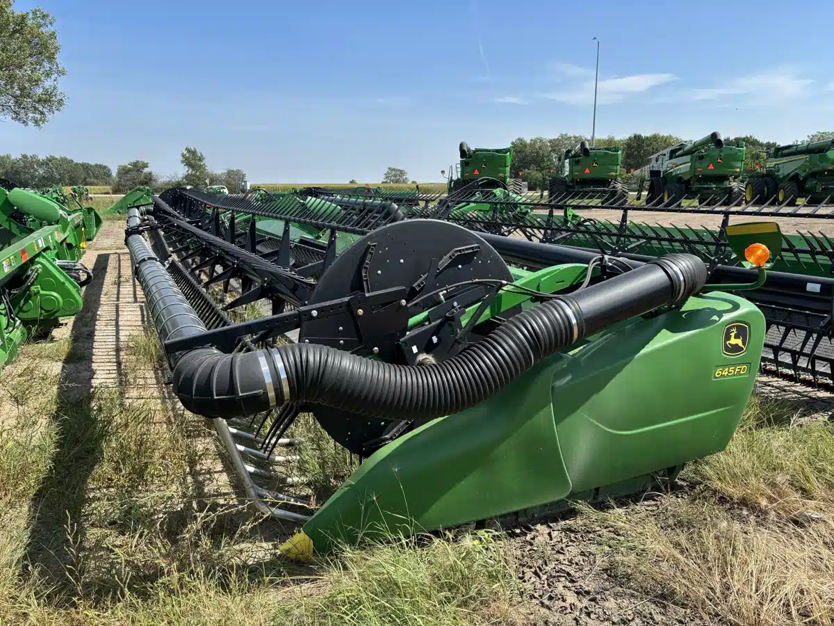Gallery image 1 for Used 2018 John Deere 645FD Header - Draper