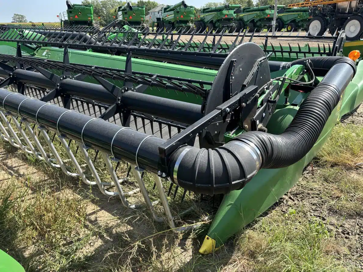 Gallery image 2 for Used 2018 John Deere 645FD Header - Draper