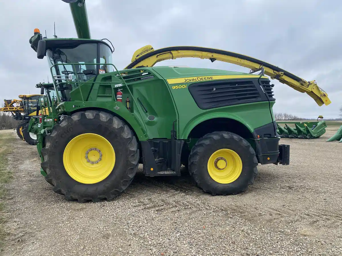 Gallery image 2 for Used 2024 John Deere 9500 Combine