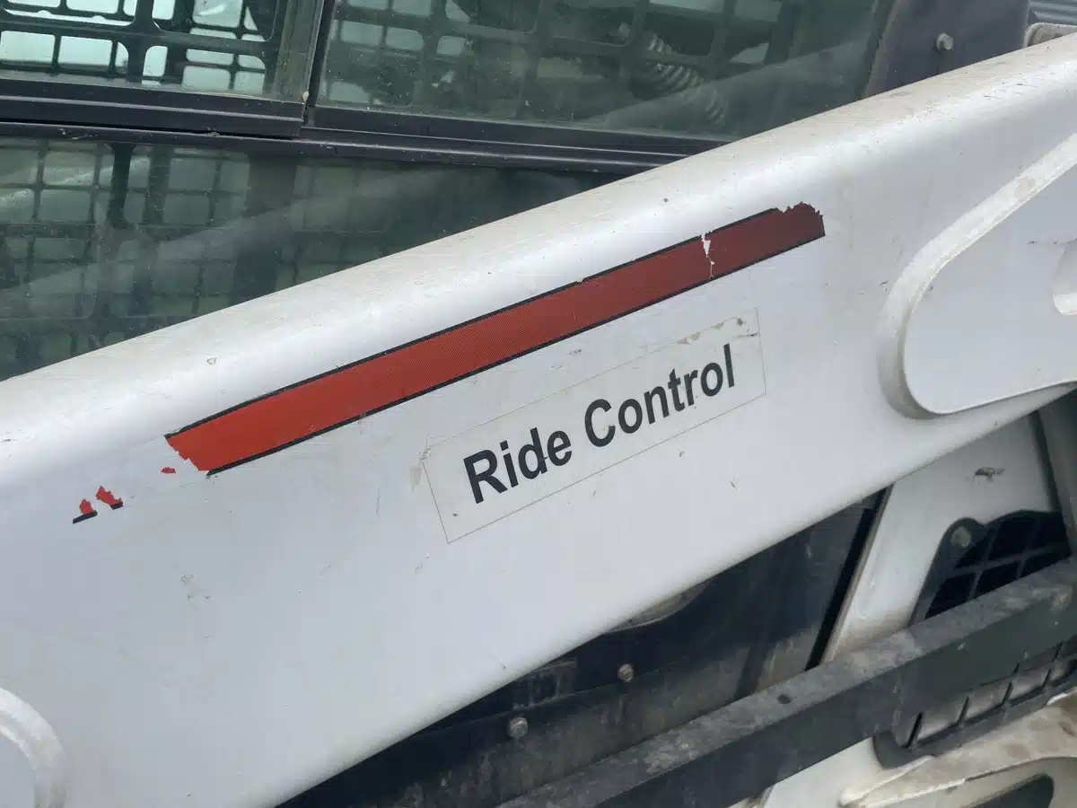 Gallery image 2 for Used 2013 Bobcat S650 Skid Steer