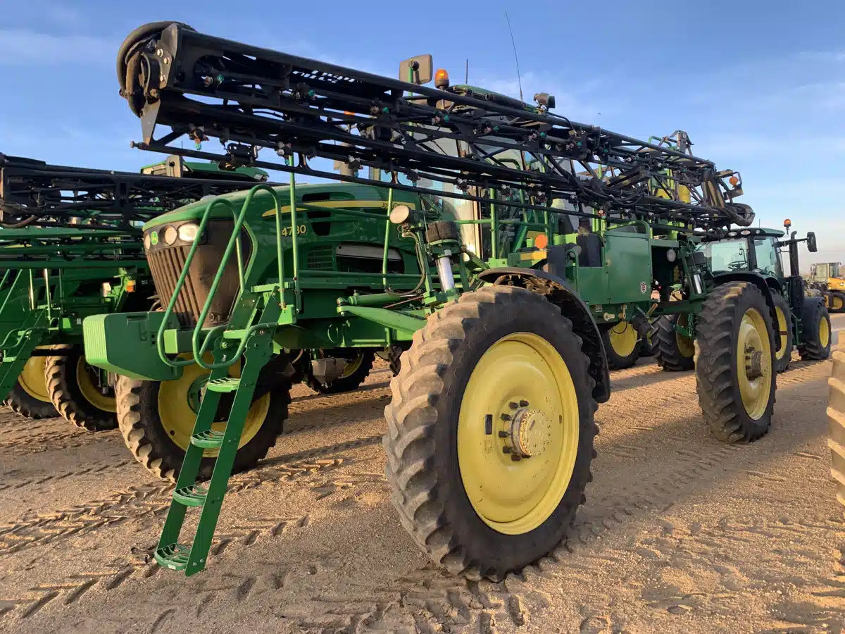 Gallery image 2 for Used 2009 John Deere 4730 Sprayer - Self Propelled