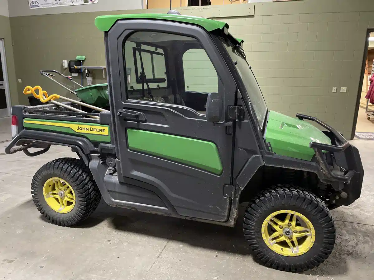 Gallery image 2 for Used 2023 John Deere XUV 865R ATV