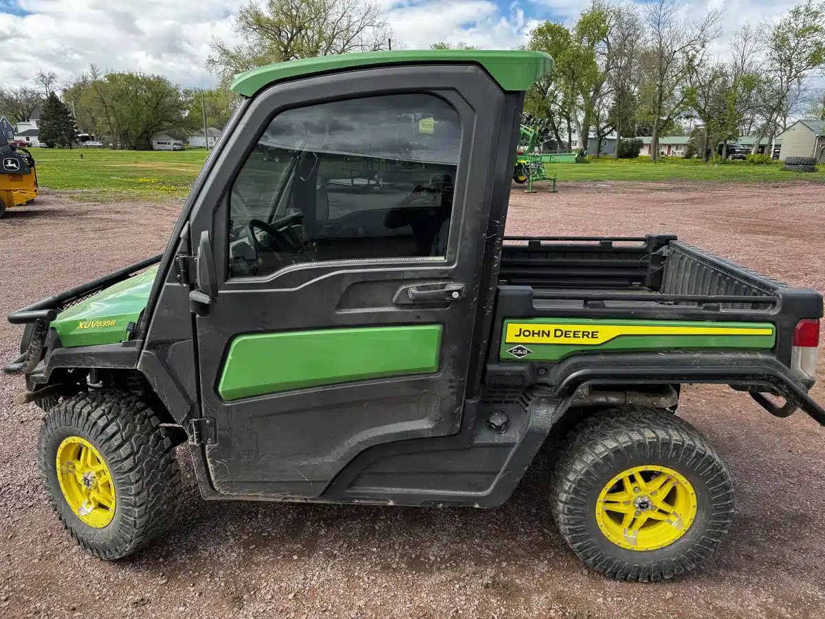 Gallery image 1 for Used 2023 John Deere XUV 835R Utility Vehicle