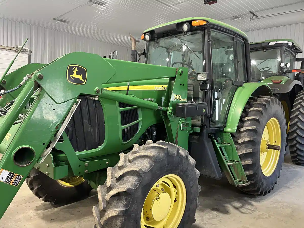 Gallery image 2 for Used 2008 John Deere 7130 Tractor