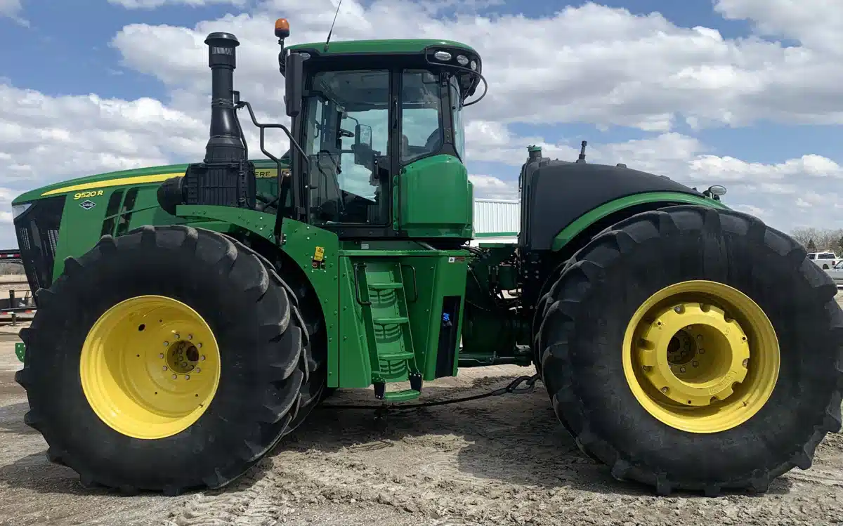 Gallery image 2 for Used 2020 John Deere 9520R Tractor