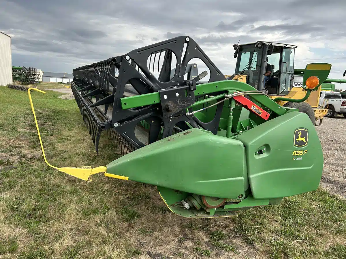 Gallery image 1 for Used 2018 John Deere 635F Header - Flex