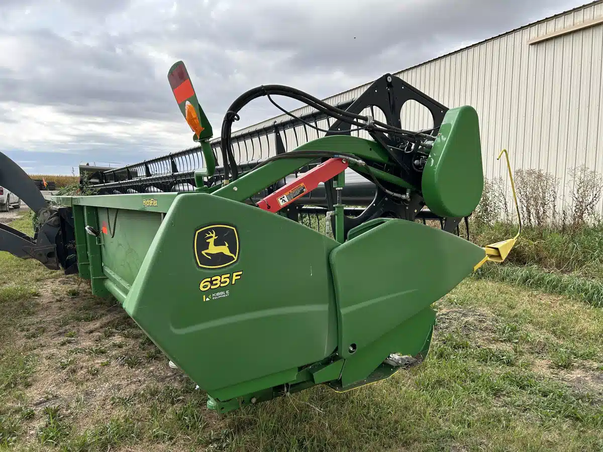 Gallery image 2 for Used 2018 John Deere 635F Header - Flex