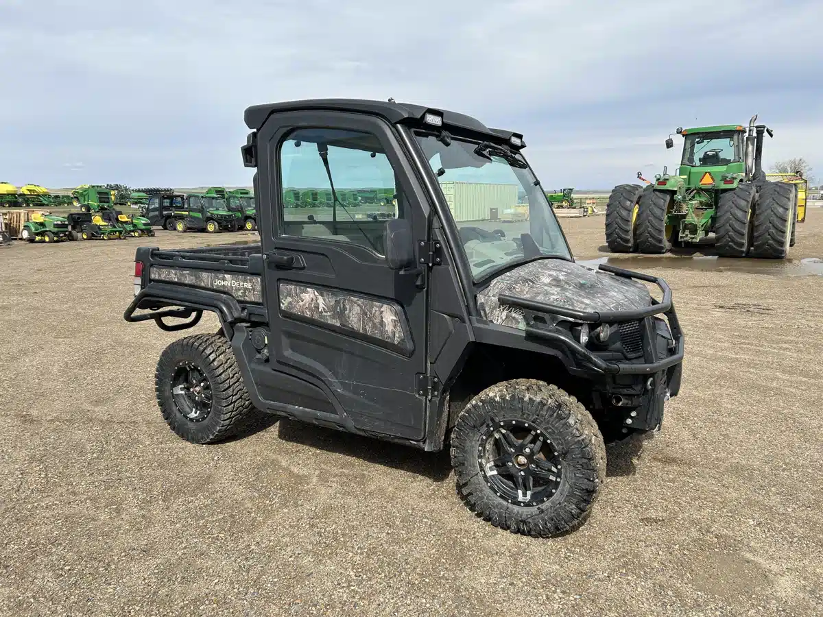 Gallery image 1 for Used 2023 John Deere XUV 835R Utility Vehicle