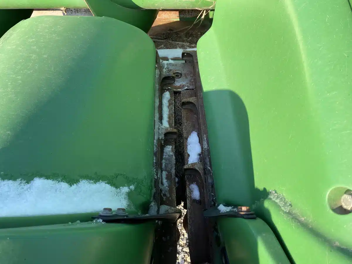 Gallery image 1 for Used 2010 John Deere 608C Header - Row Crop