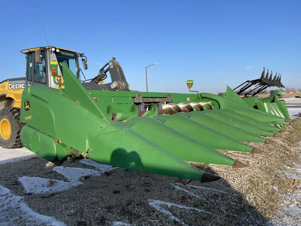 Gallery image 2 for Used 2010 John Deere 608C Header - Row Crop