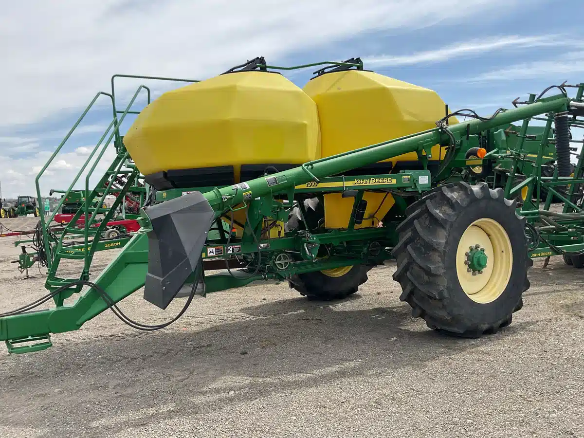 Gallery image 1 for Used 2008 John Deere 730 Air Drill