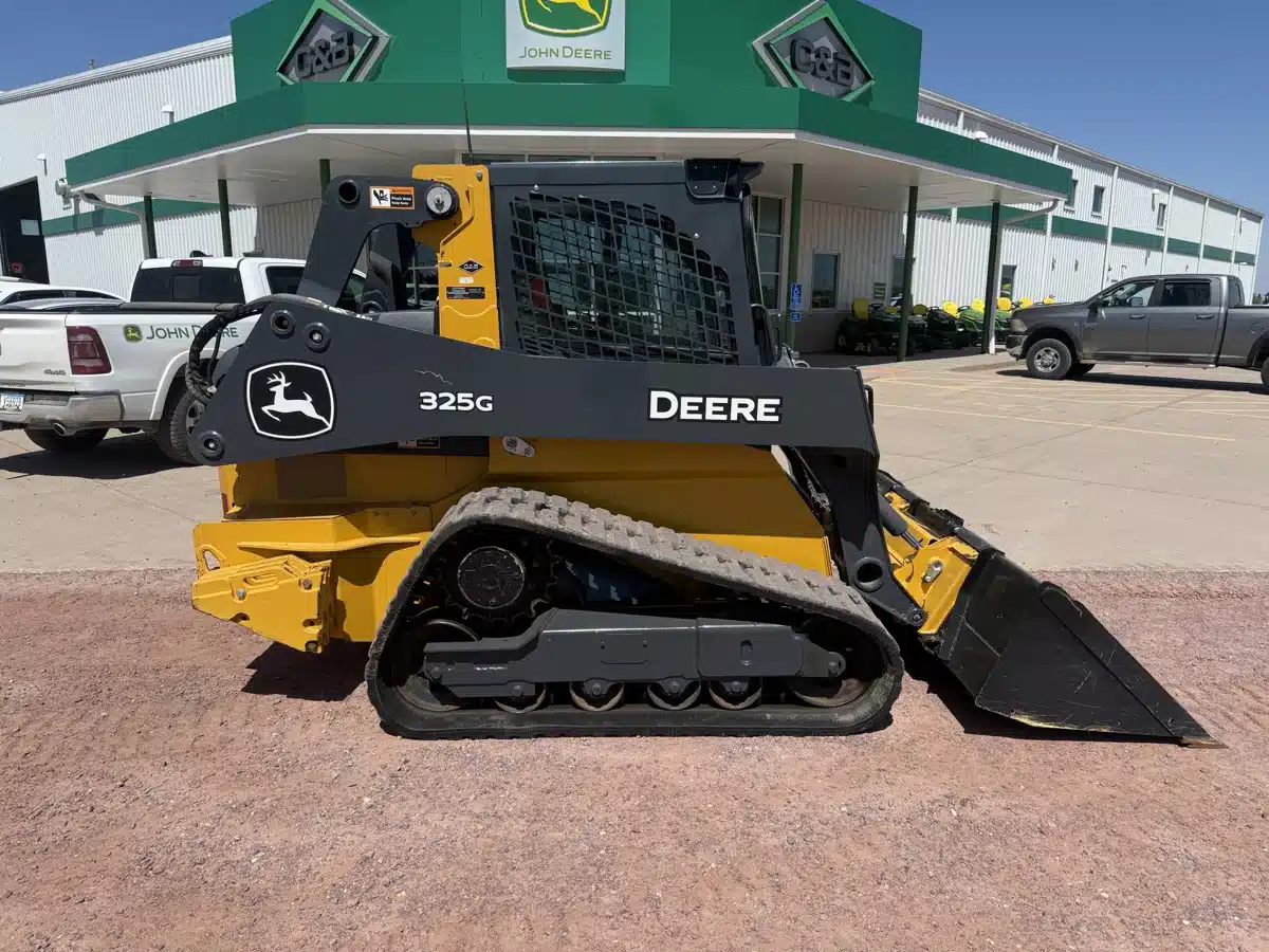 Gallery image 1 for Used 2023 John Deere 325G Track Loader