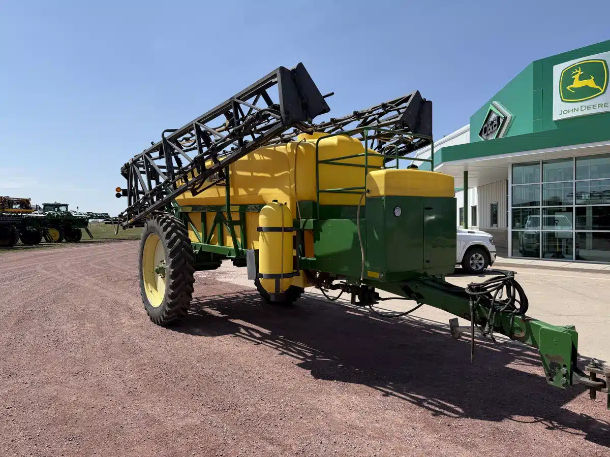 Gallery image 2 for Used 2004 Redball 680 Sprayer - Pull Type