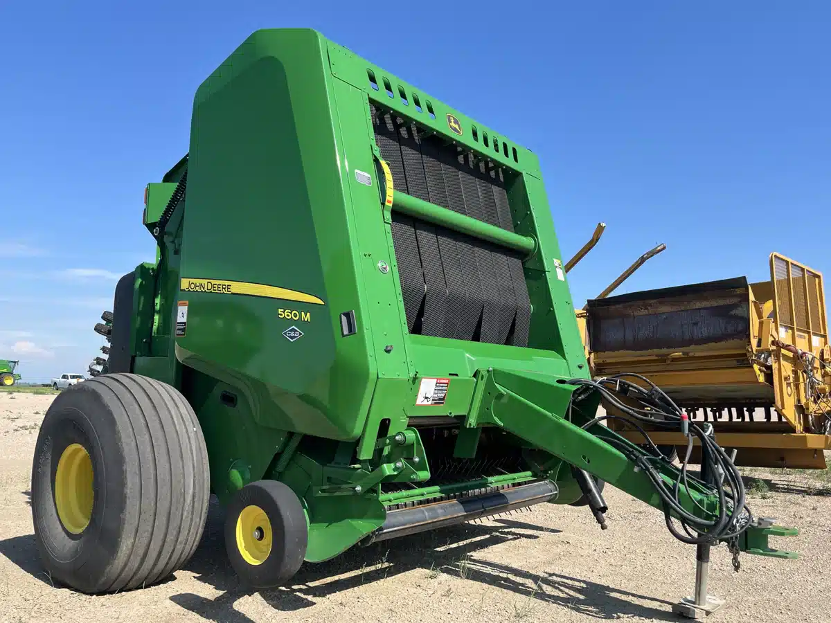 Gallery image 1 for Used 2021 John Deere 560M Round Baler