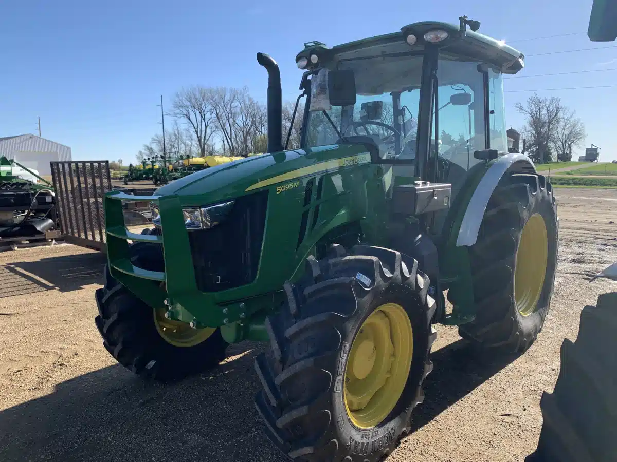 Gallery image 2 for Used 2024 John Deere 5095M Tractor