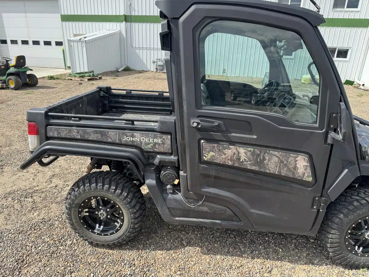 Gallery image 2 for Used 2024 John Deere XUV 835R Utility Vehicle