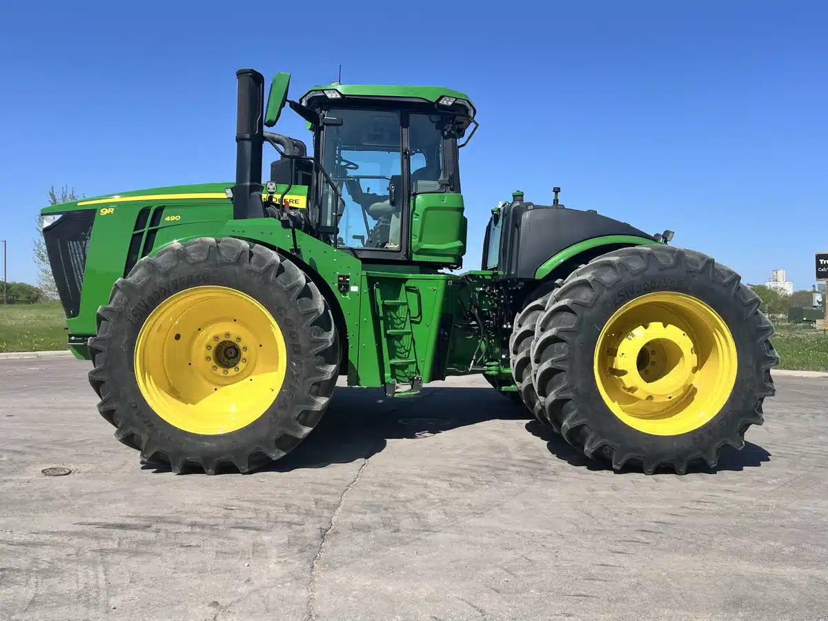 Gallery image 1 for Used 2023 John Deere 9R 490 Tractor