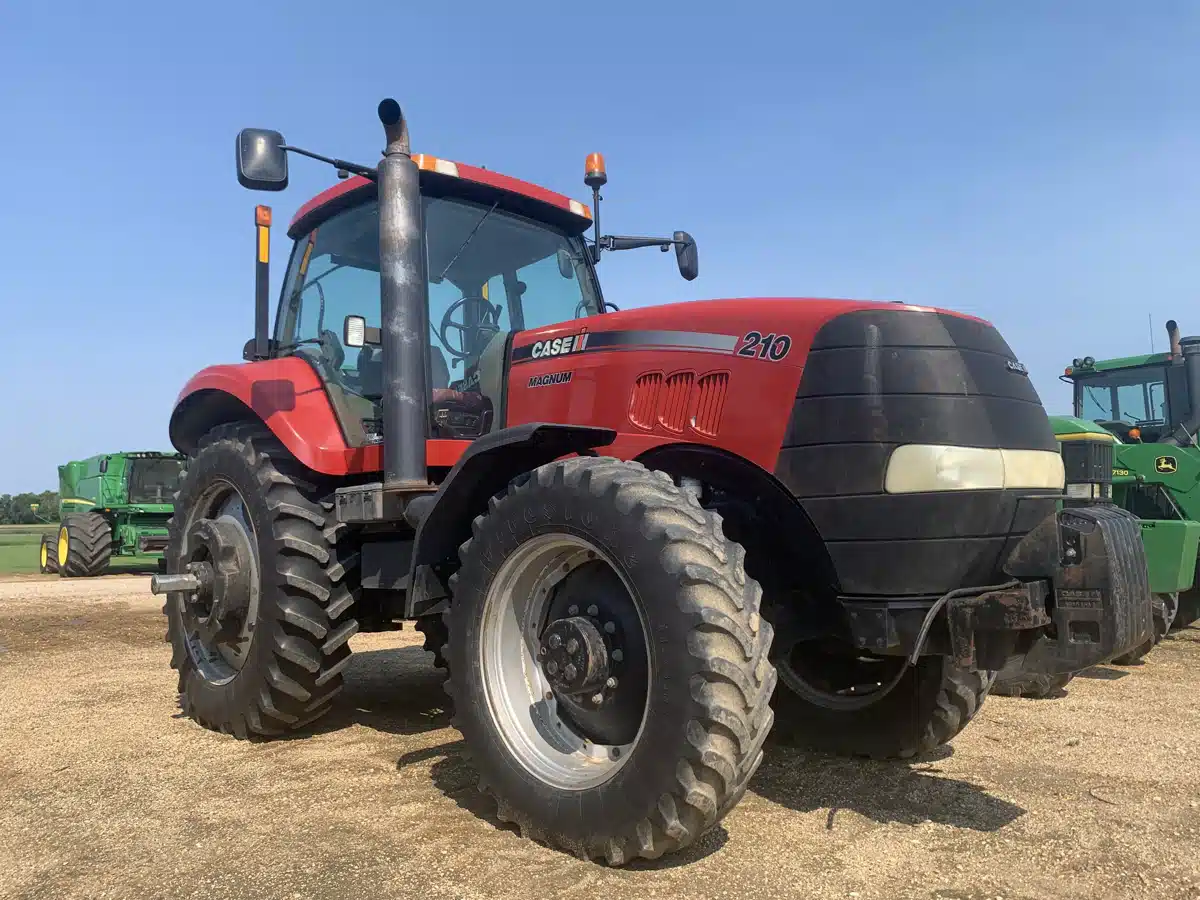 Gallery image 1 for Used 2010 Case IH MAGNUM 210 Tractor
