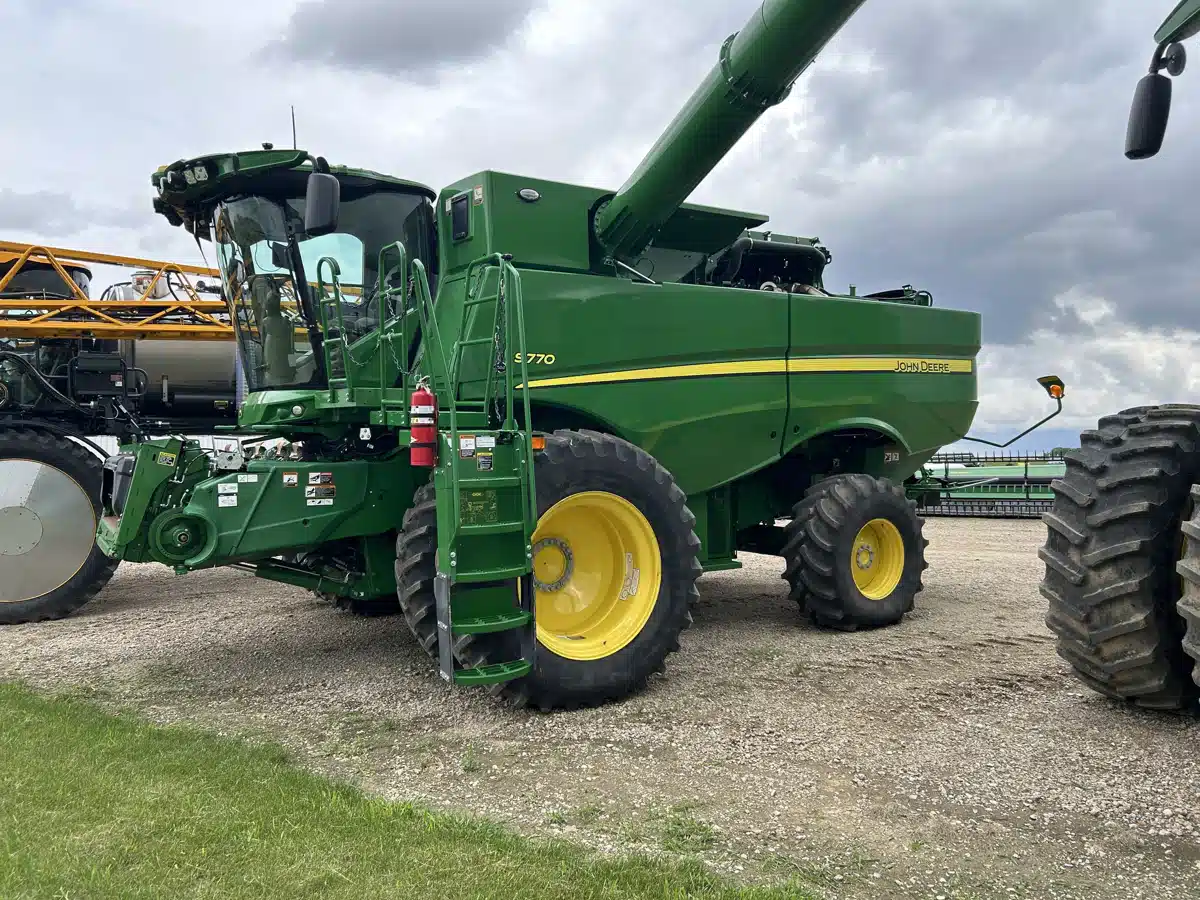 Gallery image 1 for Used 2024 John Deere S770 Combine