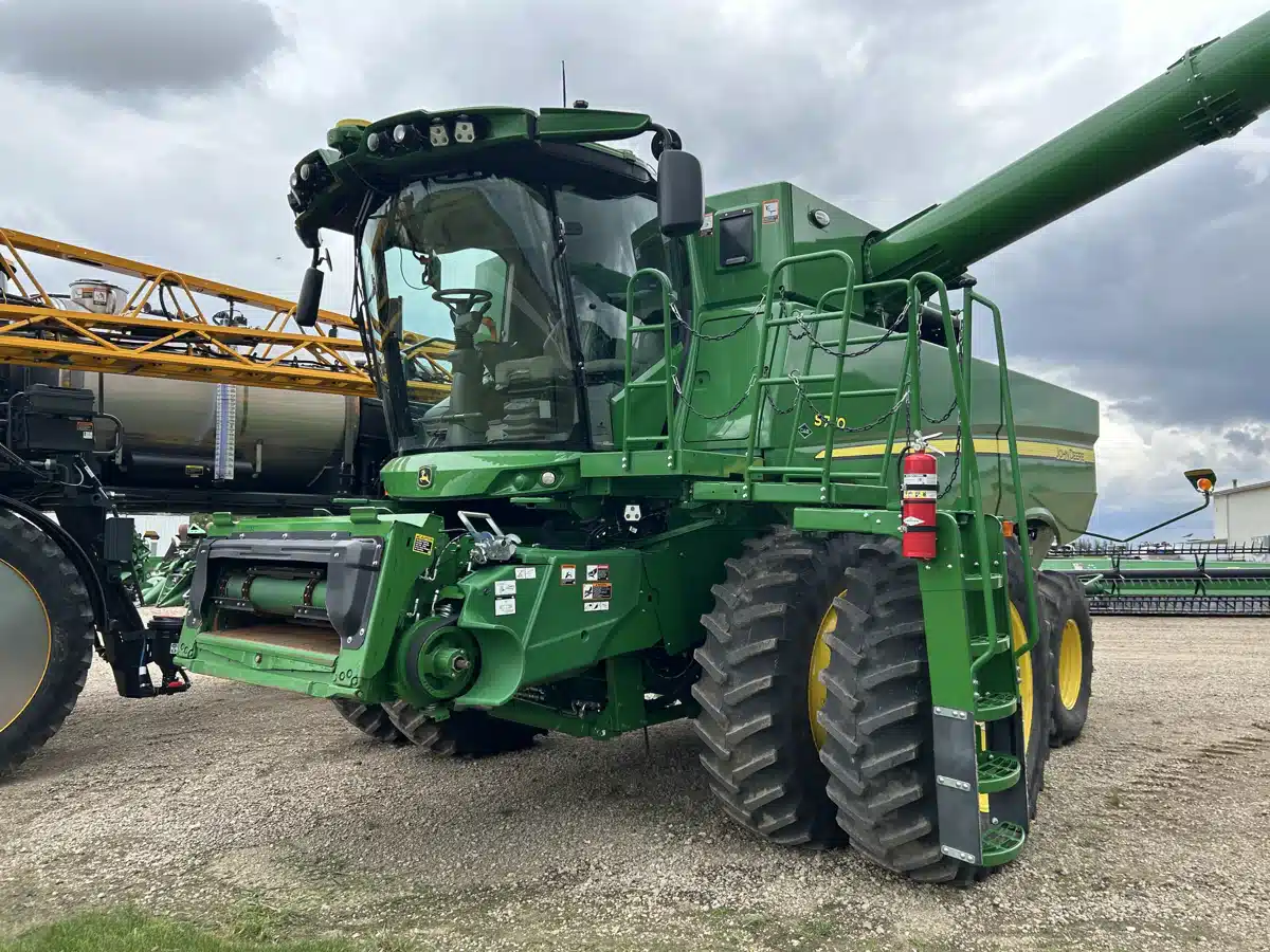 Gallery image 2 for Used 2024 John Deere S770 Combine