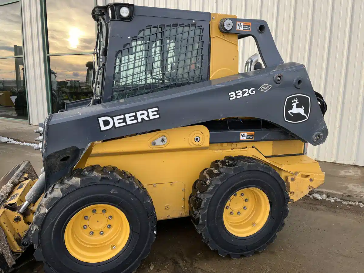 Gallery image 2 for Used 2019 John Deere 332G Skid Steer