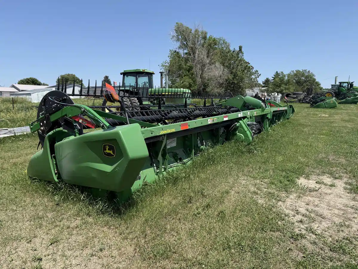 Gallery image 1 for Used 2022 John Deere RD40F Header - Flex