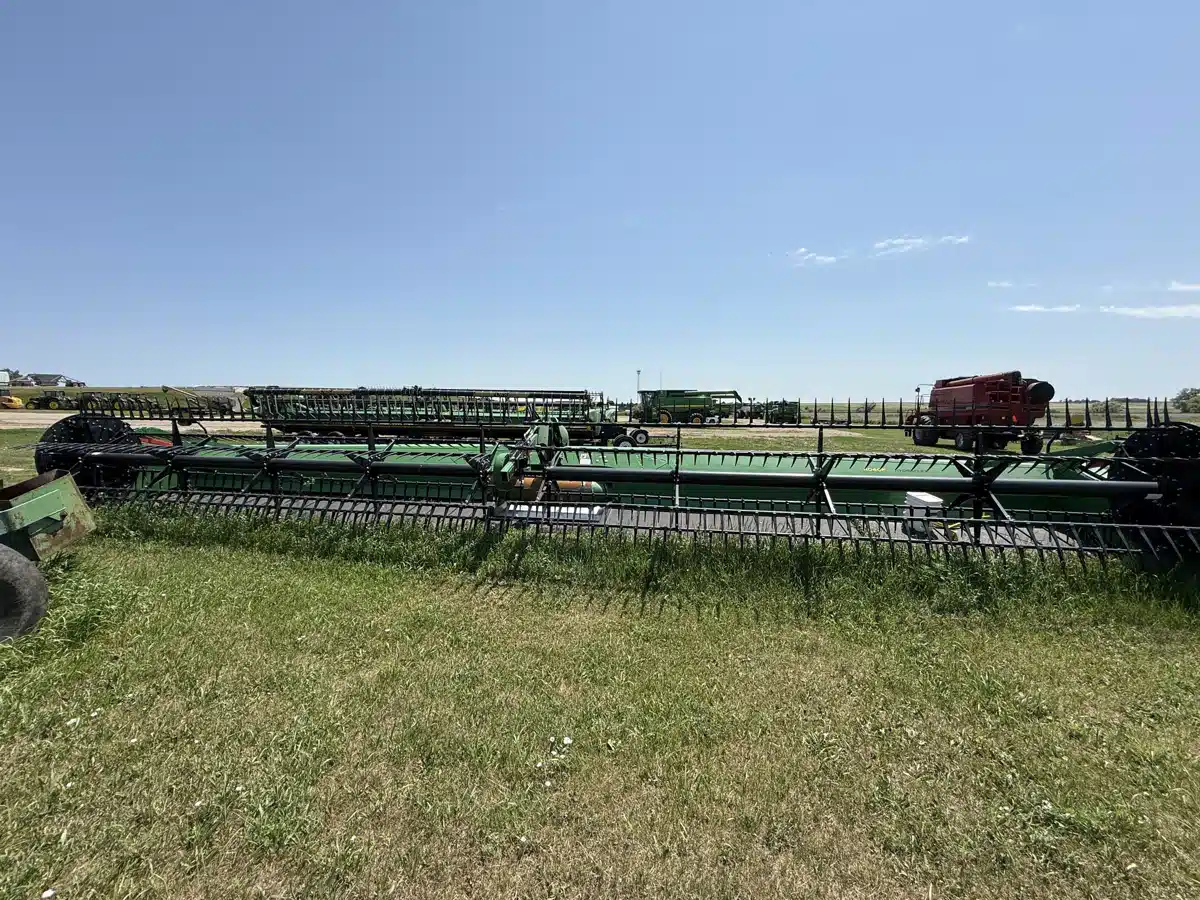 Gallery image 2 for Used 2022 John Deere RD40F Header - Flex