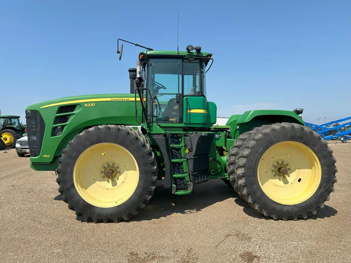 Gallery image 1 for Used 2010 John Deere 9330 Tractor