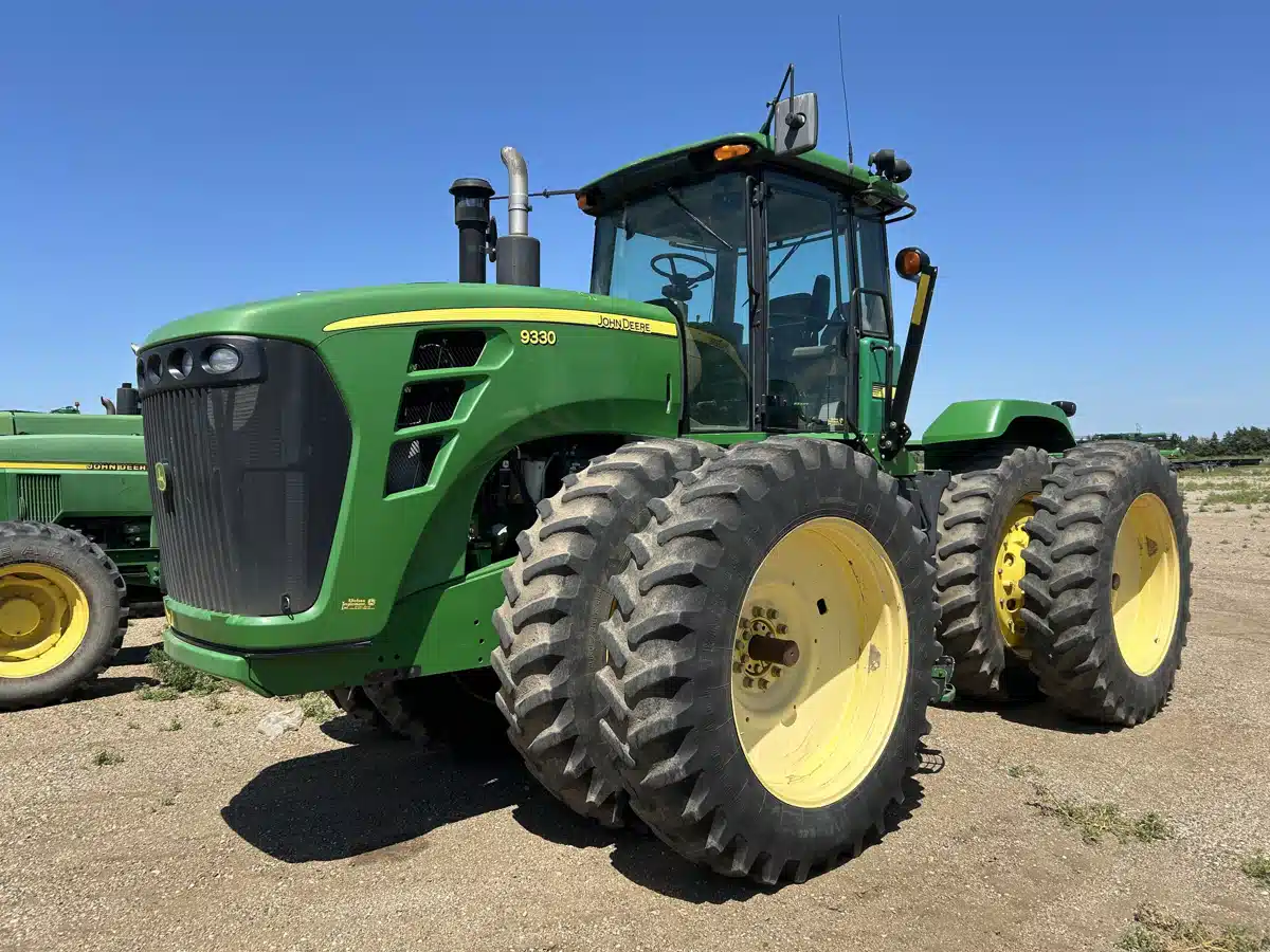 Gallery image 2 for Used 2010 John Deere 9330 Tractor