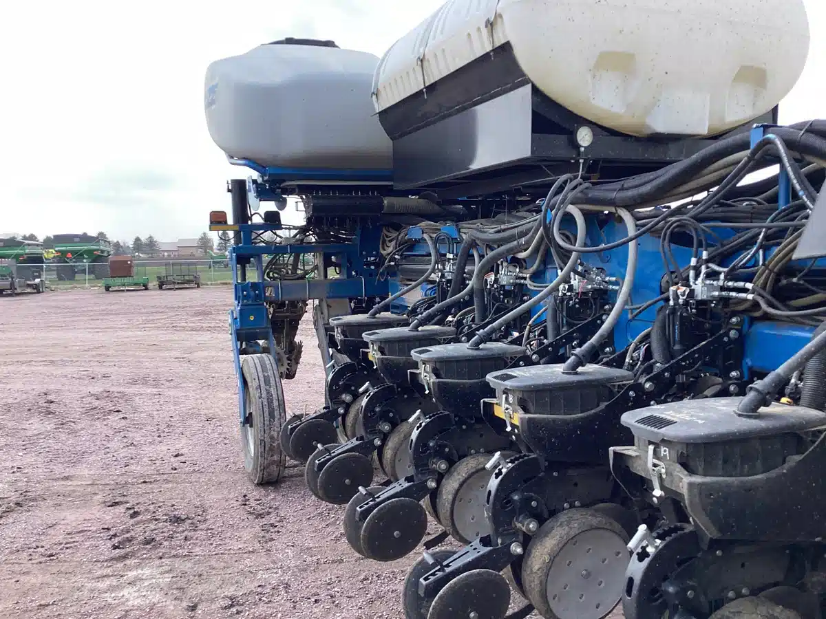 Gallery image 2 for Used 2014 Kinze 4900 Planter