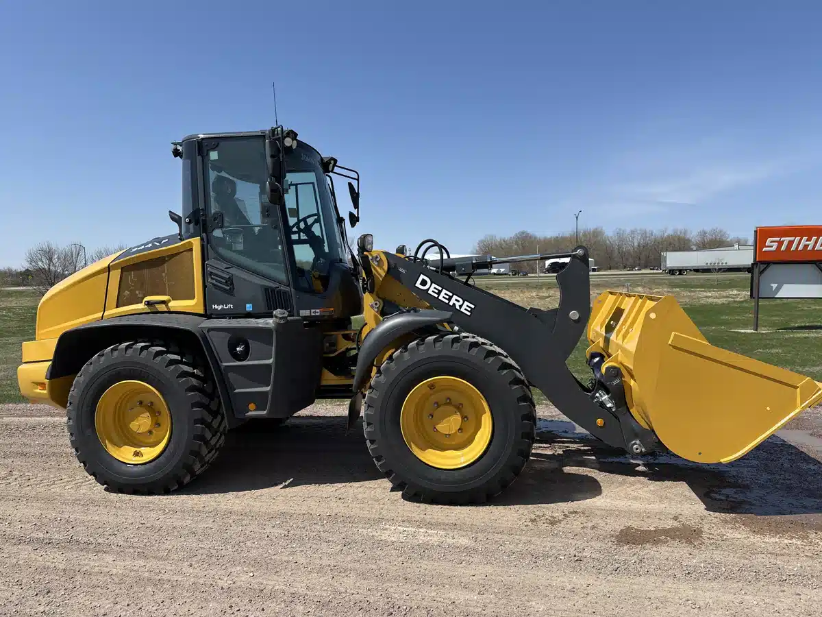 Gallery image 2 for Used 2025 John Deere 344P Tractor Loader