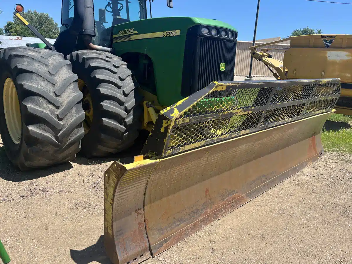 Gallery image 2 for Used 2006 John Deere 9620 Tractor