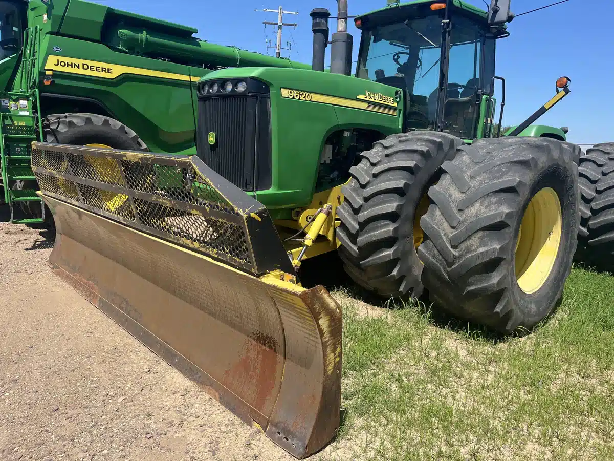 Gallery image 1 for Used 2006 John Deere 9620 Tractor