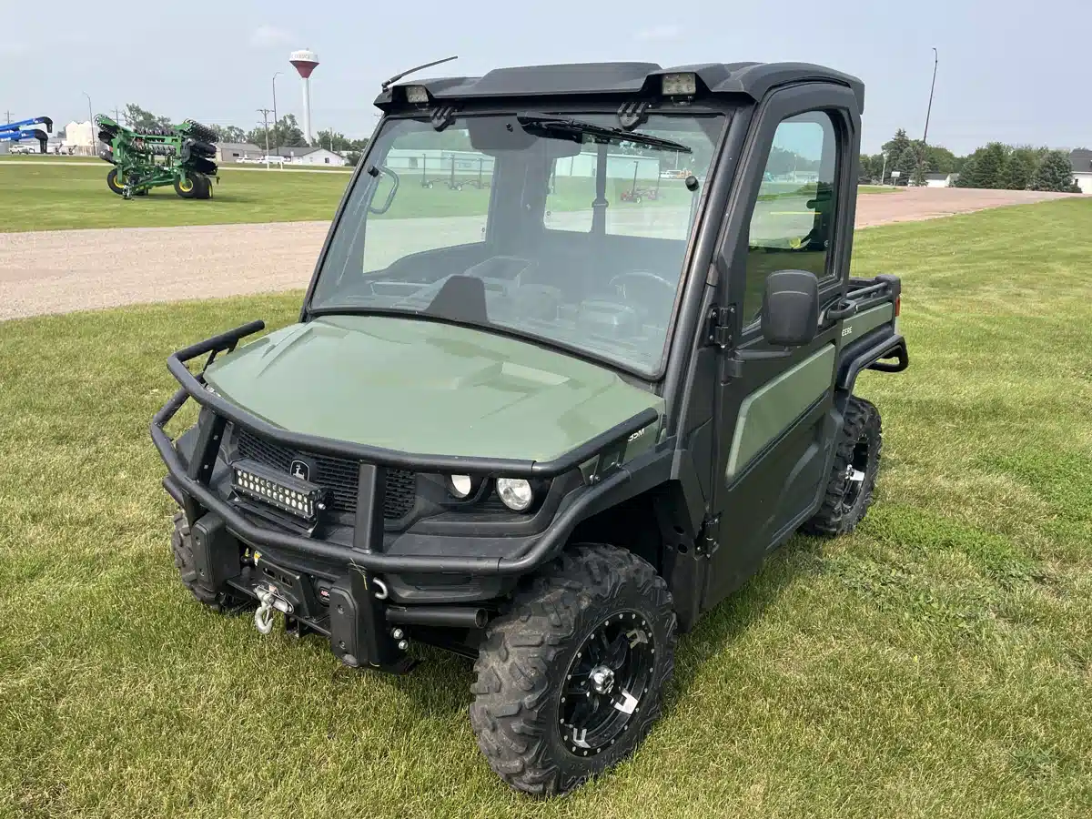 Gallery image 2 for Used 2023 John Deere XUV 835M Utility Vehicle