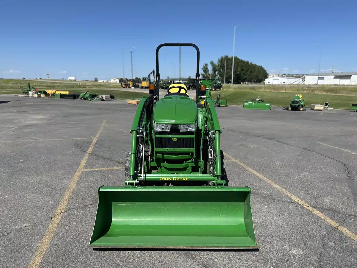 Gallery image 1 for Used 2023 John Deere 3033R Tractor