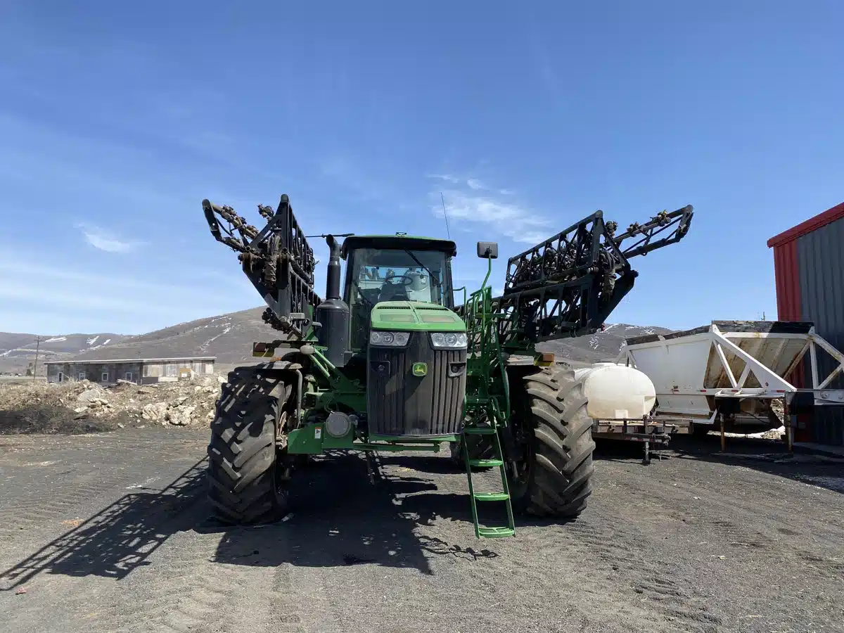 Gallery image 2 for Used 2013 John Deere 4940 Sprayer - Self Propelled